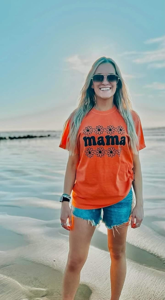 Daisy Mama Comfort Tee